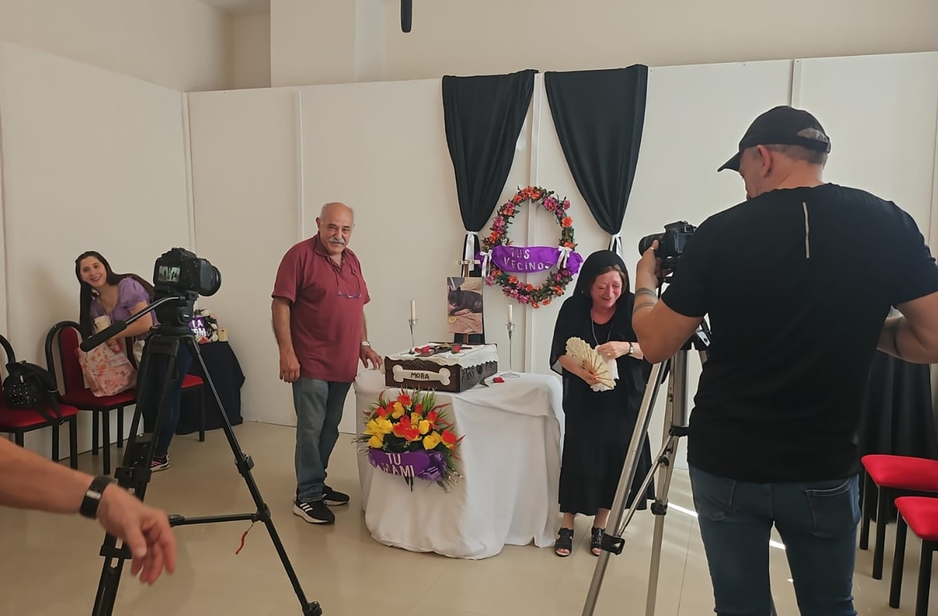 Walter Deleón (también conocido como Walter Luis Deleón), Comediante y guionista de TV argentino