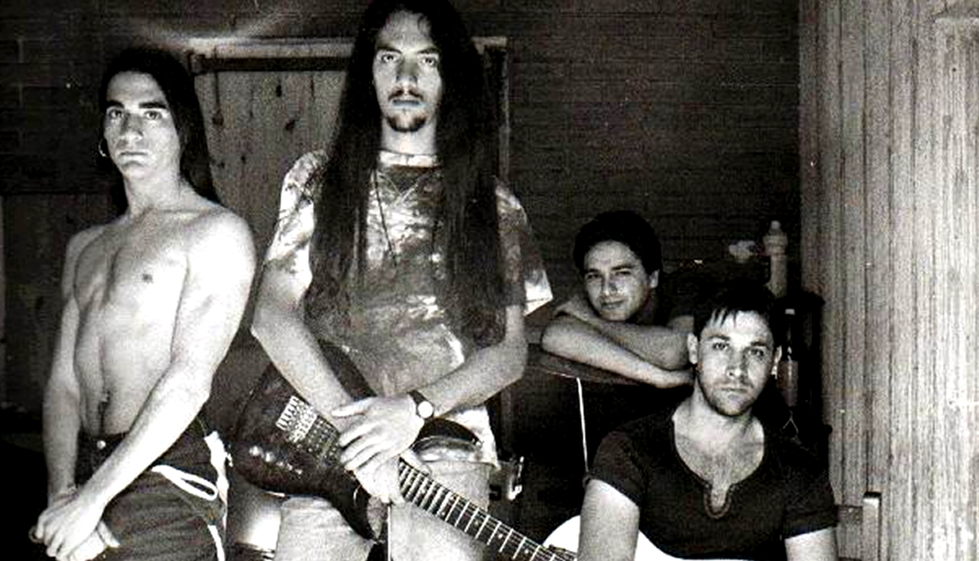 Walter Deleón (también conocido como Walter Luis Deleón), músico argentino