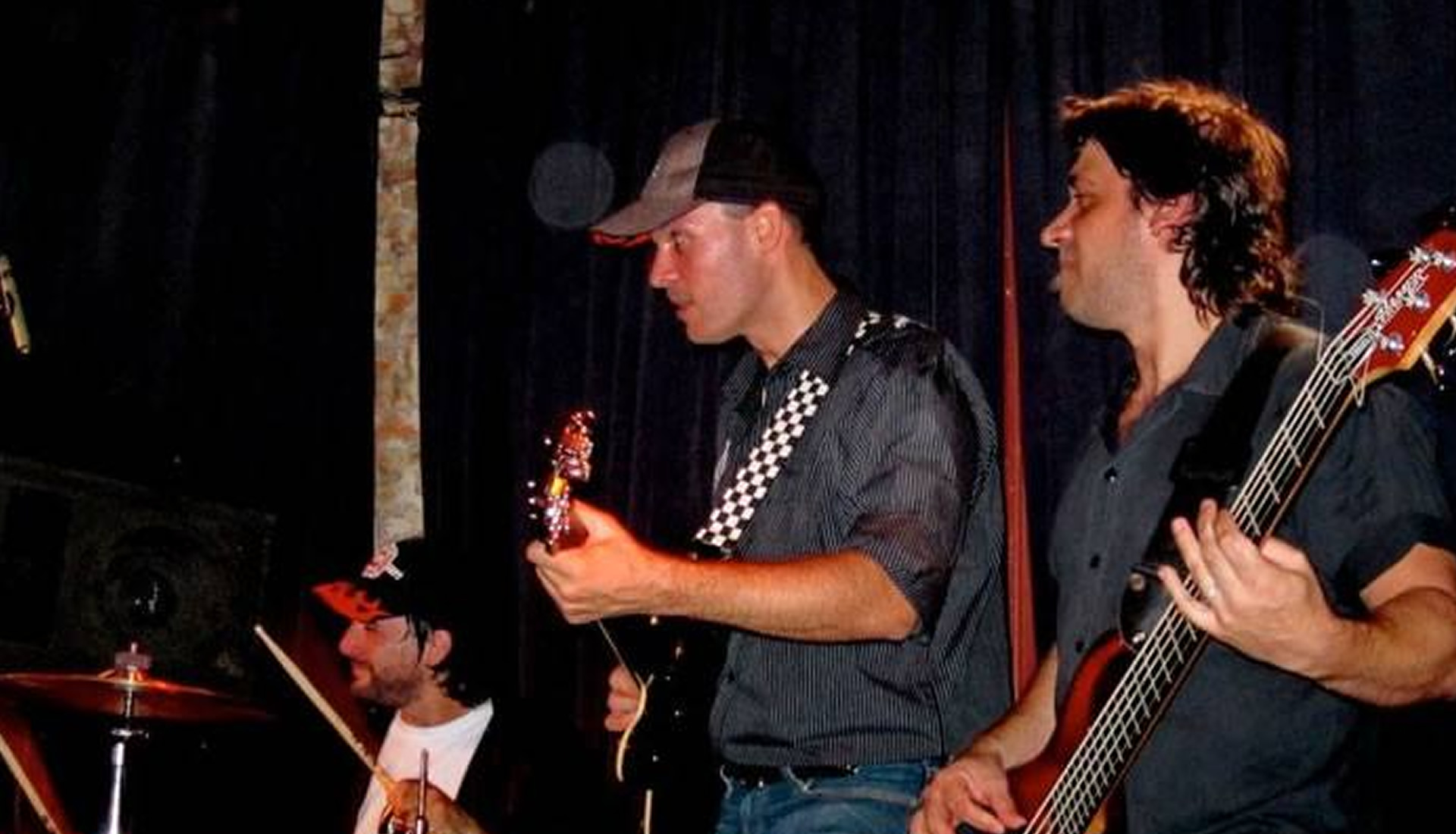 Walter Deleón (también conocido como Walter Luis Deleón), músico argentino