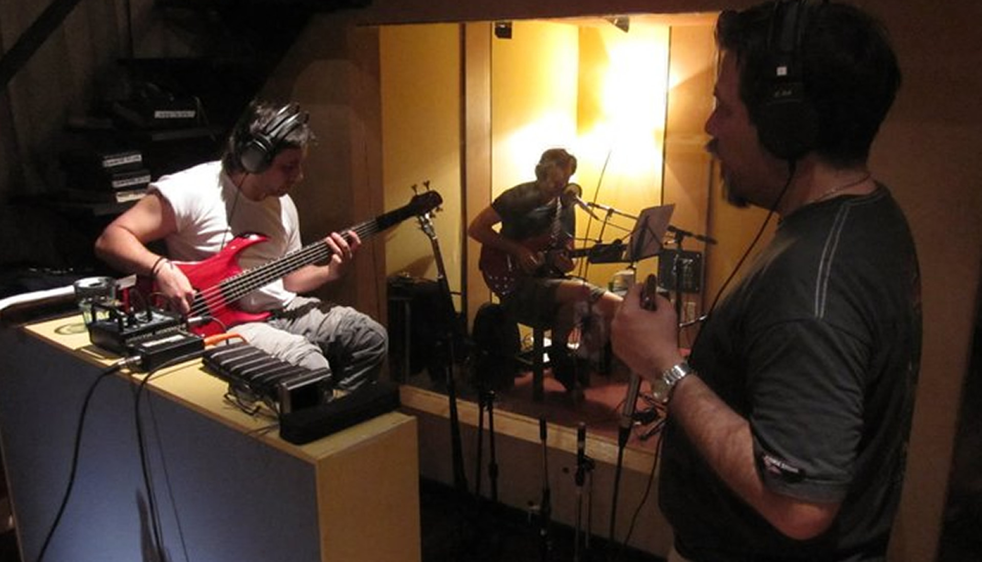 Walter Deleón (también conocido como Walter Luis Deleón), músico argentino